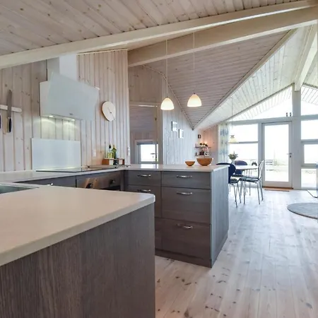 Holiday home Three-bedroom Holiday In