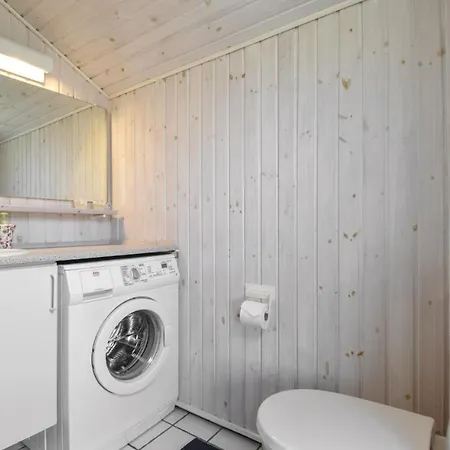 Three-bedroom Holiday In Otterup