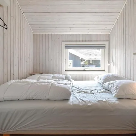 Three-bedroom Holiday In
