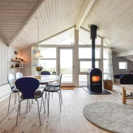 Three-bedroom Holiday In