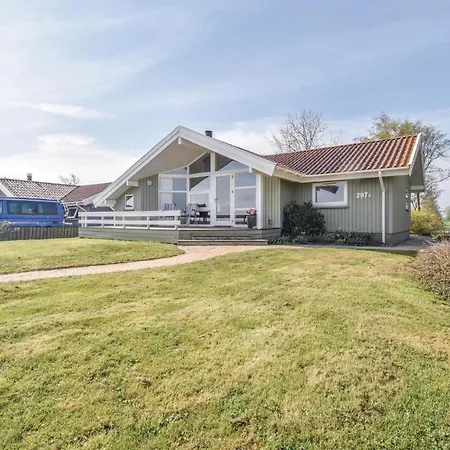 Holiday home Three-bedroom Holiday In *