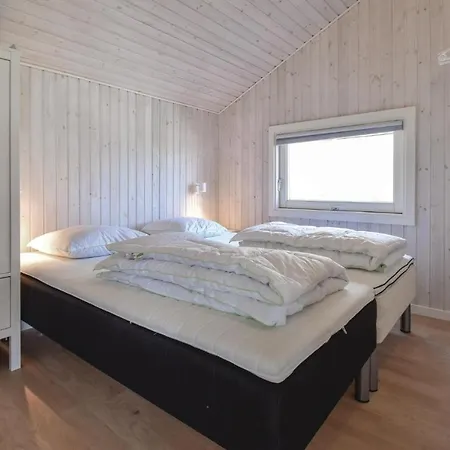 Three-bedroom Holiday In Otterup